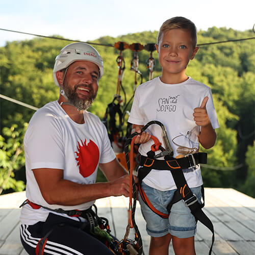 Družinski zipline, CBD kapljice in knjiga “Pogovori z naravo – SPREMEMBA SI TI”, Posestvo SONČNI RAJ, Petra in Bogdan Mak